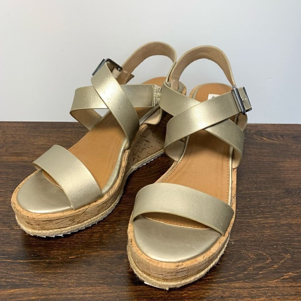 Not rated vegan gold, metallic platform, 4” heel sandal, size 8 